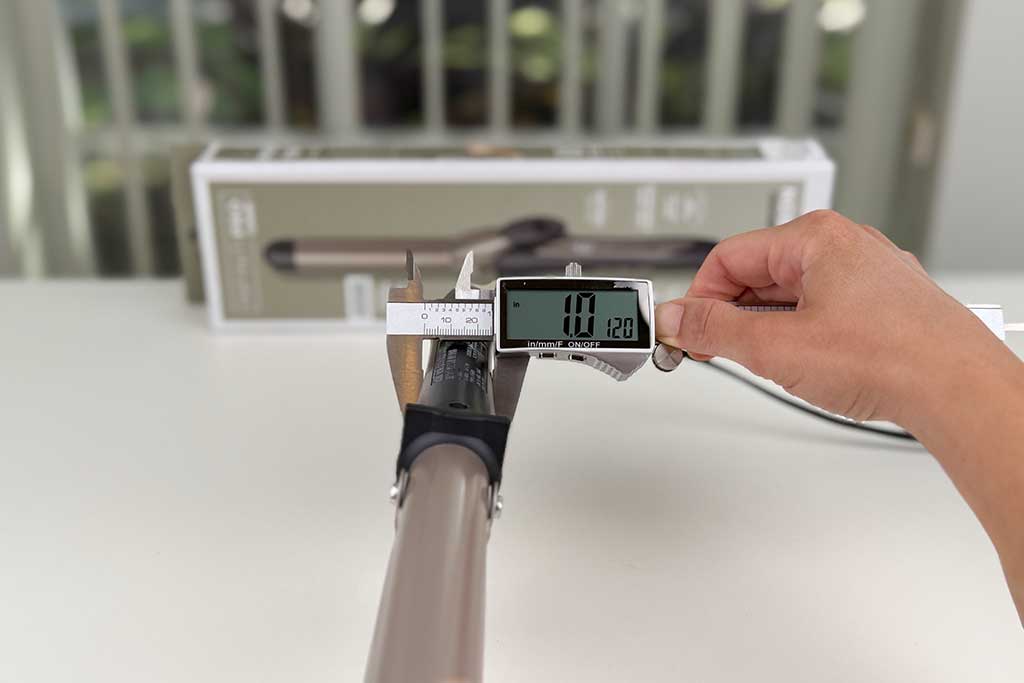 Conair-INFINITIPRO-Tourmaline-Ceramic-Curling-Iron-handle-width