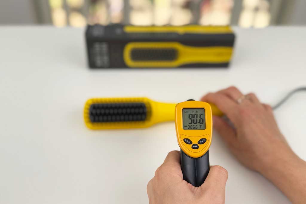 Drybar-The-Baby-Brush-Crush-Mini-Straightening-Brush-handle-temperature Drybar-The-Baby-Brush-Crush-Mini-Straightening-Brush-handle-temperature