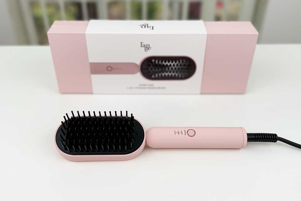 LANGE-HAIR-Mane-Pass-Straightening-Brush-review-featured LANGE-HAIR-Mane-Pass-Straightening-Brush-review-featured