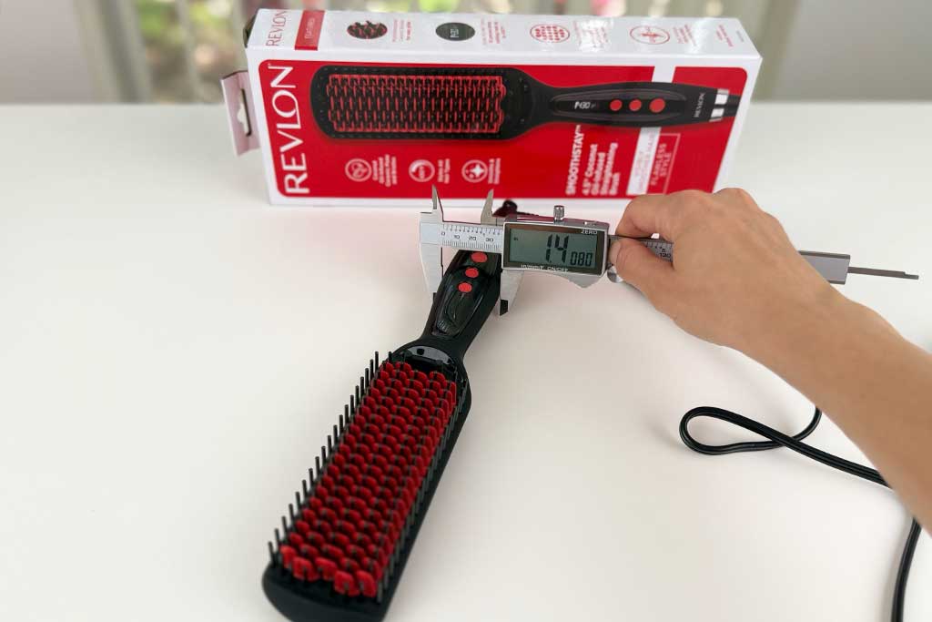 Revlon-SmoothStay-Straightening-Brush-handle-width Revlon-SmoothStay-Straightening-Brush-handle-width