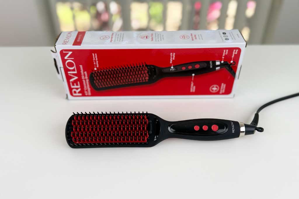 Revlon-SmoothStay-Straightening-Brush-review-featured Revlon-SmoothStay-Straightening-Brush-review-featured