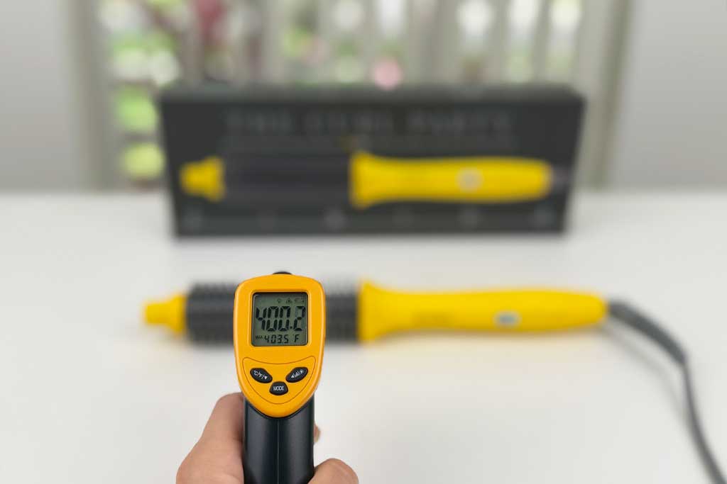 Thermometer reading 400°F on barrel surface.