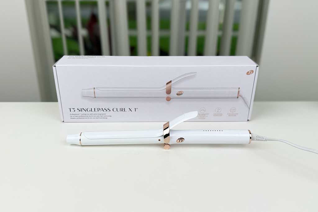 T3 SinglePass Curl X curling iron with extra-long ceramic barrel for defined curls on long hair