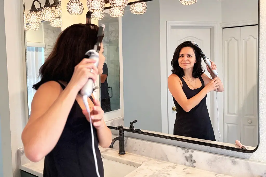 BeautiLAB tester using the Beachwaver Pro on her own thick, mid-length hair